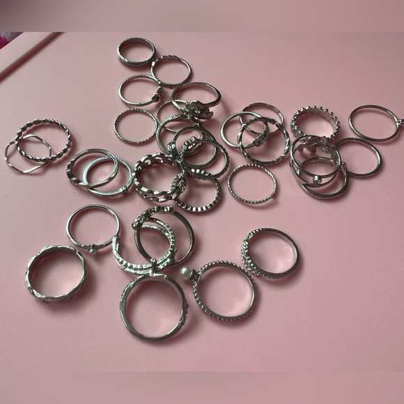 💍 Silver Plated Ring Bundle | Mixed Stackable Rings | Textured Bands | Small 💍 - Picture 4 of 4